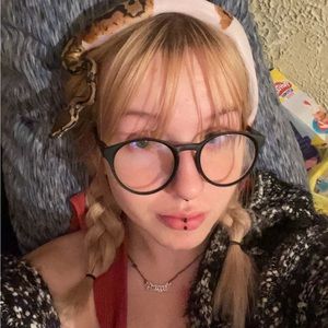 Meet your Posher, Allie